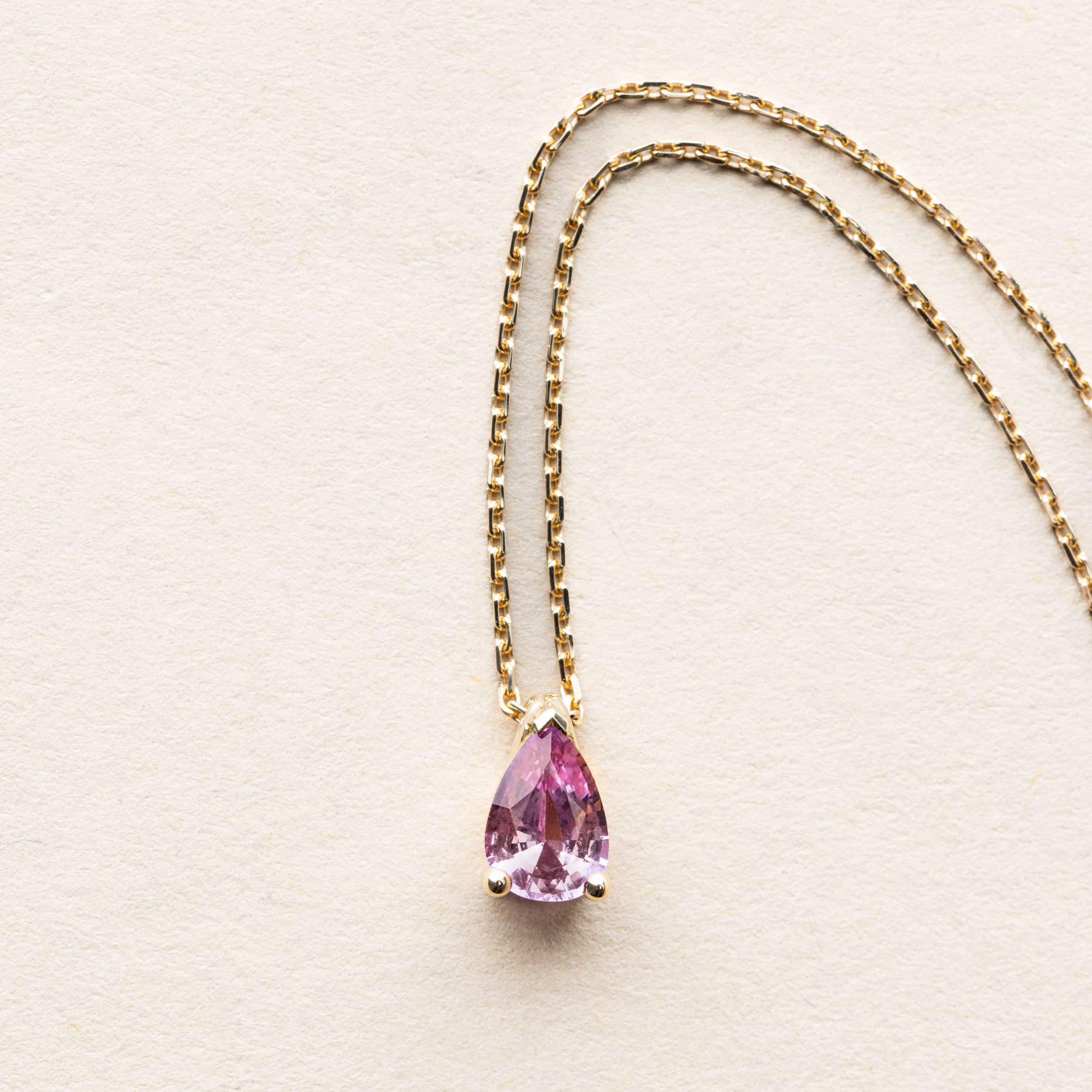 Collier Saphir rose Poire