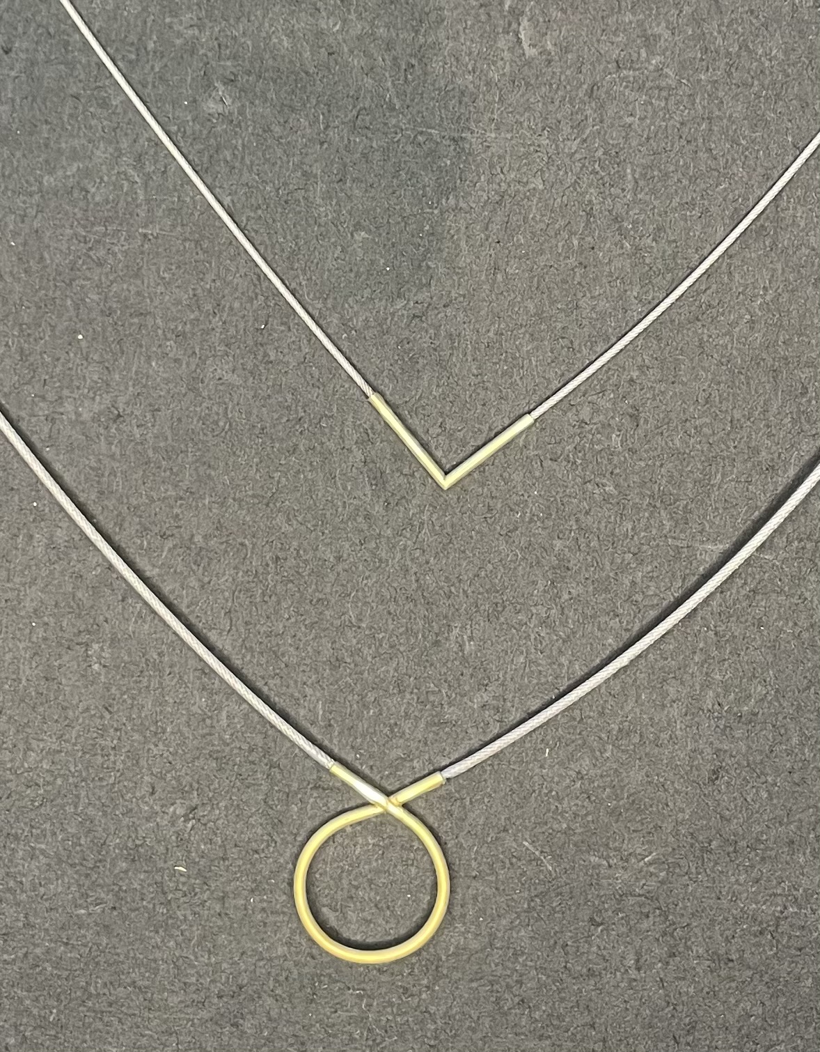 Neck wire