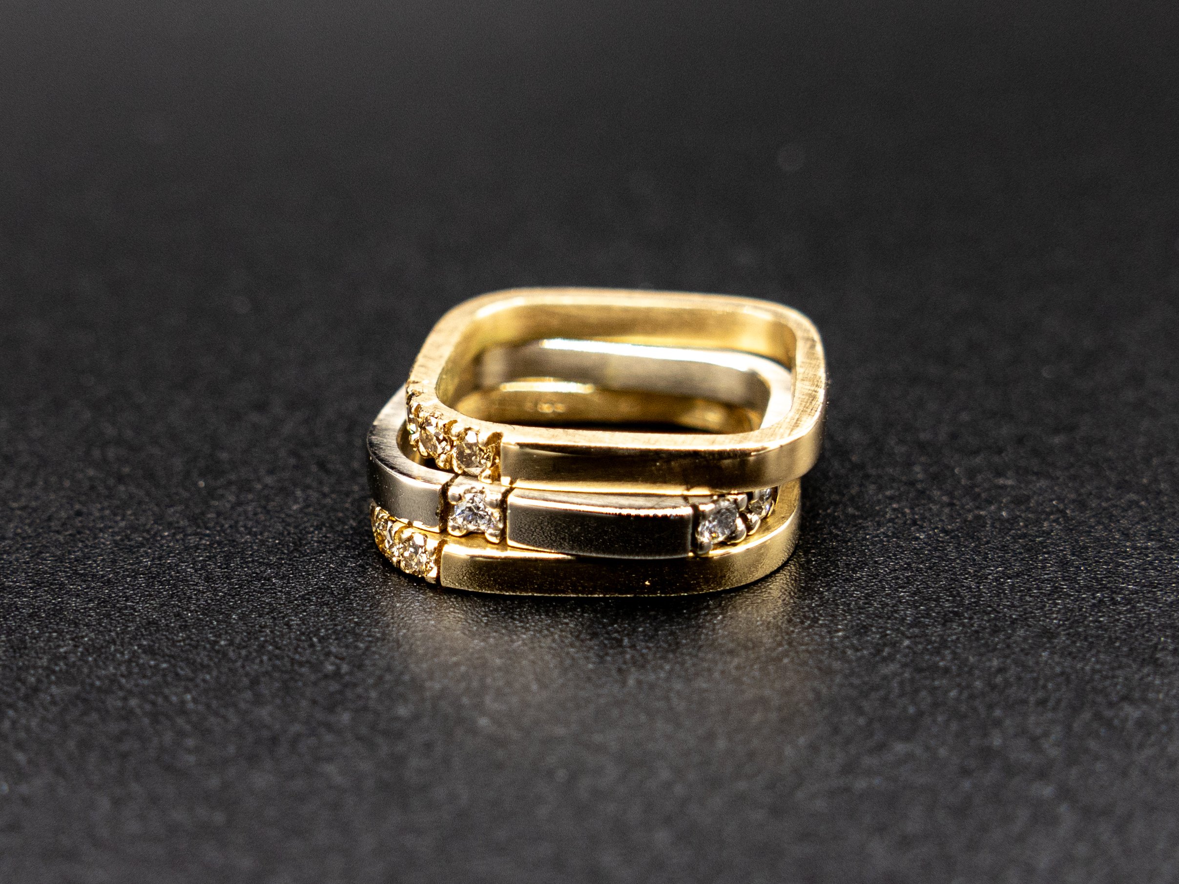 WEAR SQUARE SPARKLE