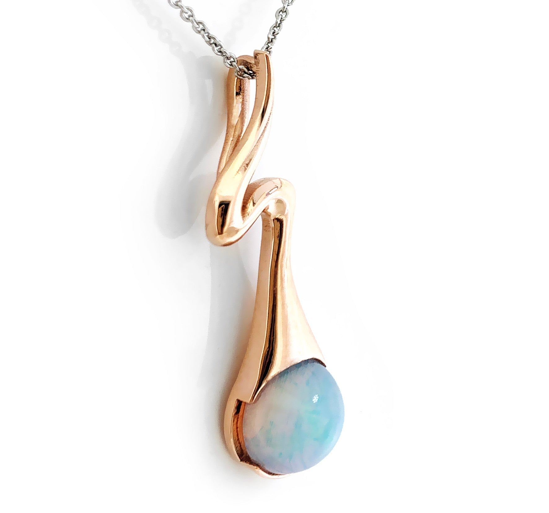 Rose gold pendant with opal