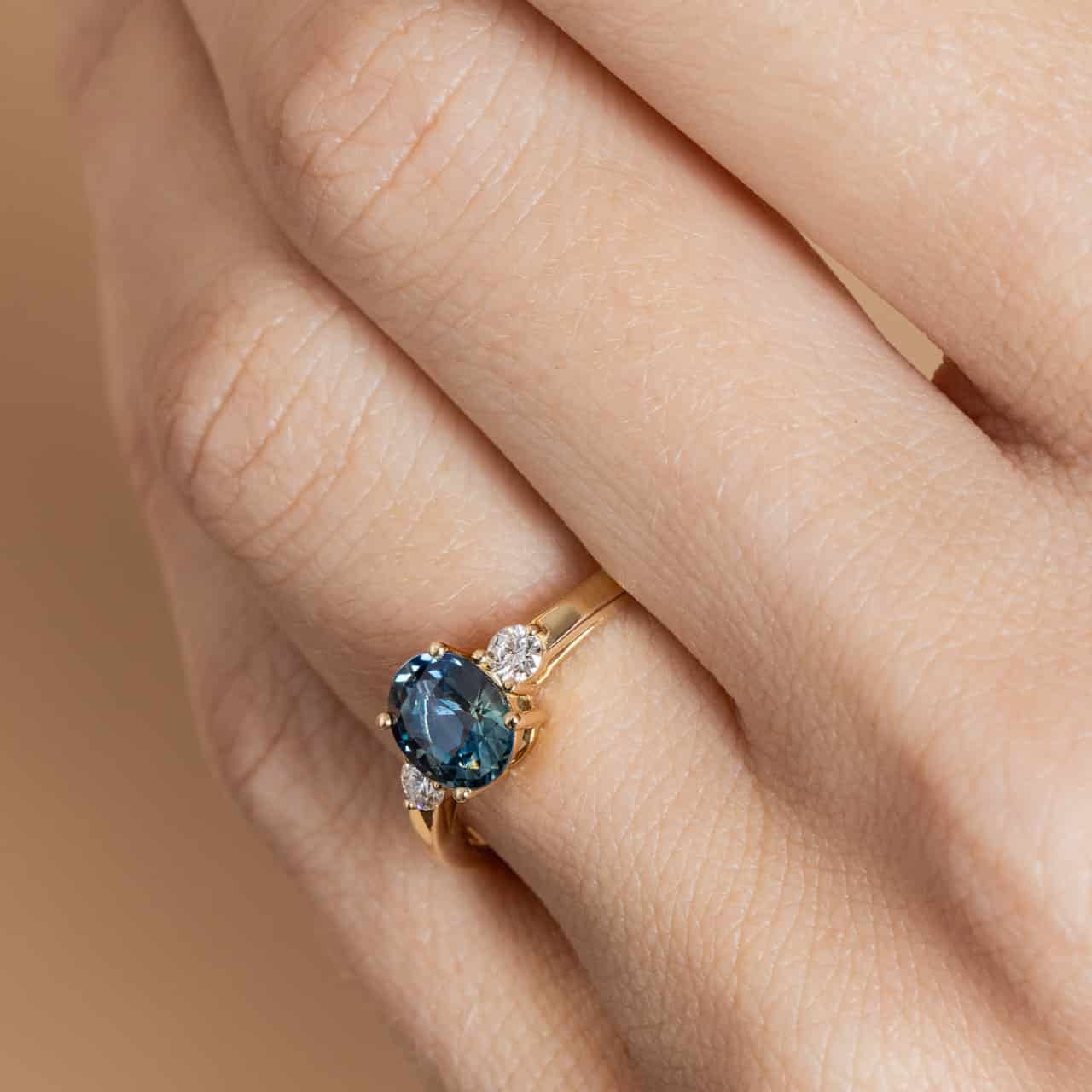 Bague Saphir teal et diamants – Manon