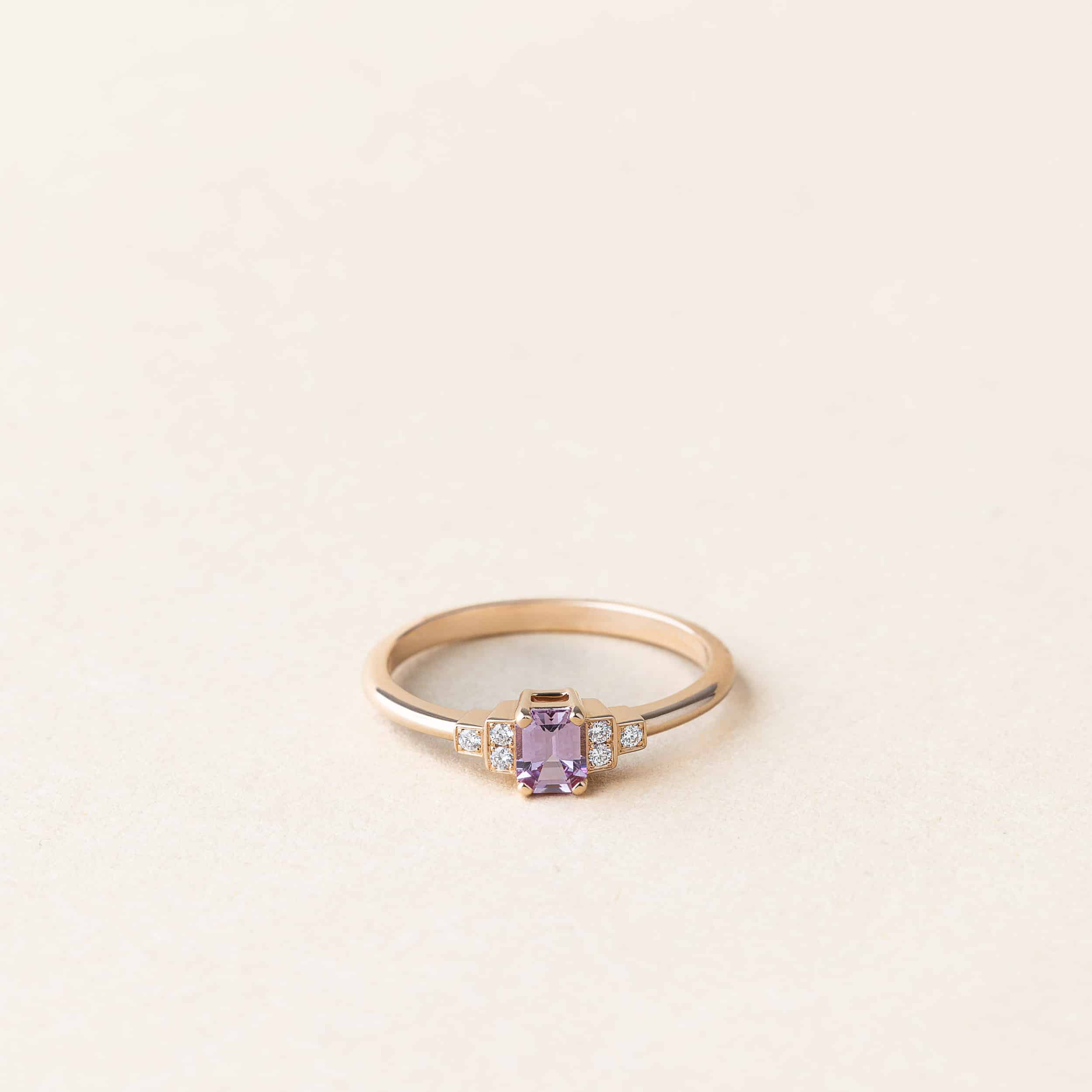 Bague saphir rose et diamants – Iris – Création unique
