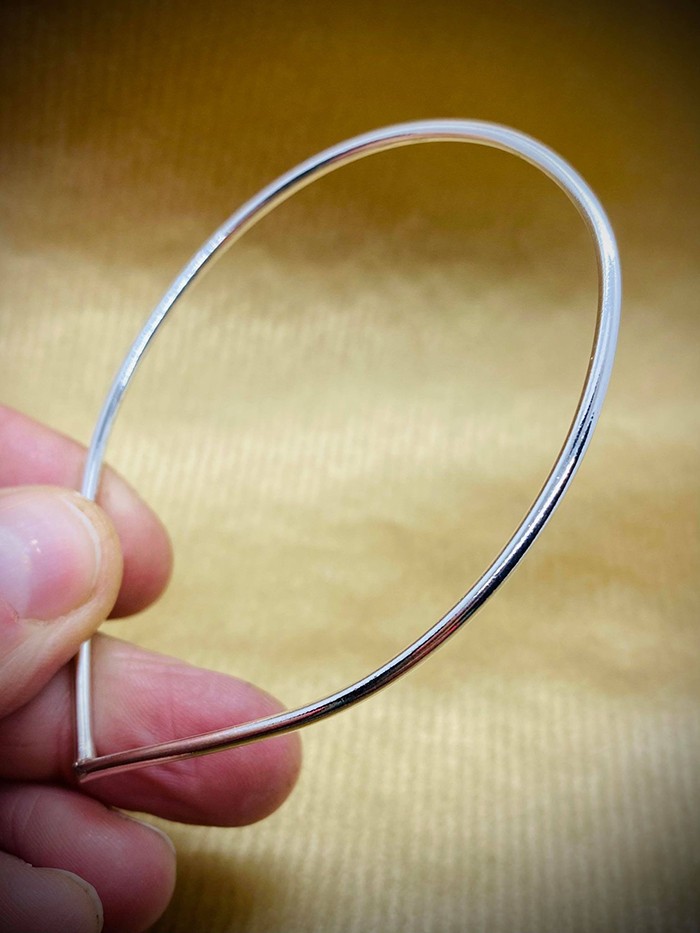 Teardrop Bangle 2mm